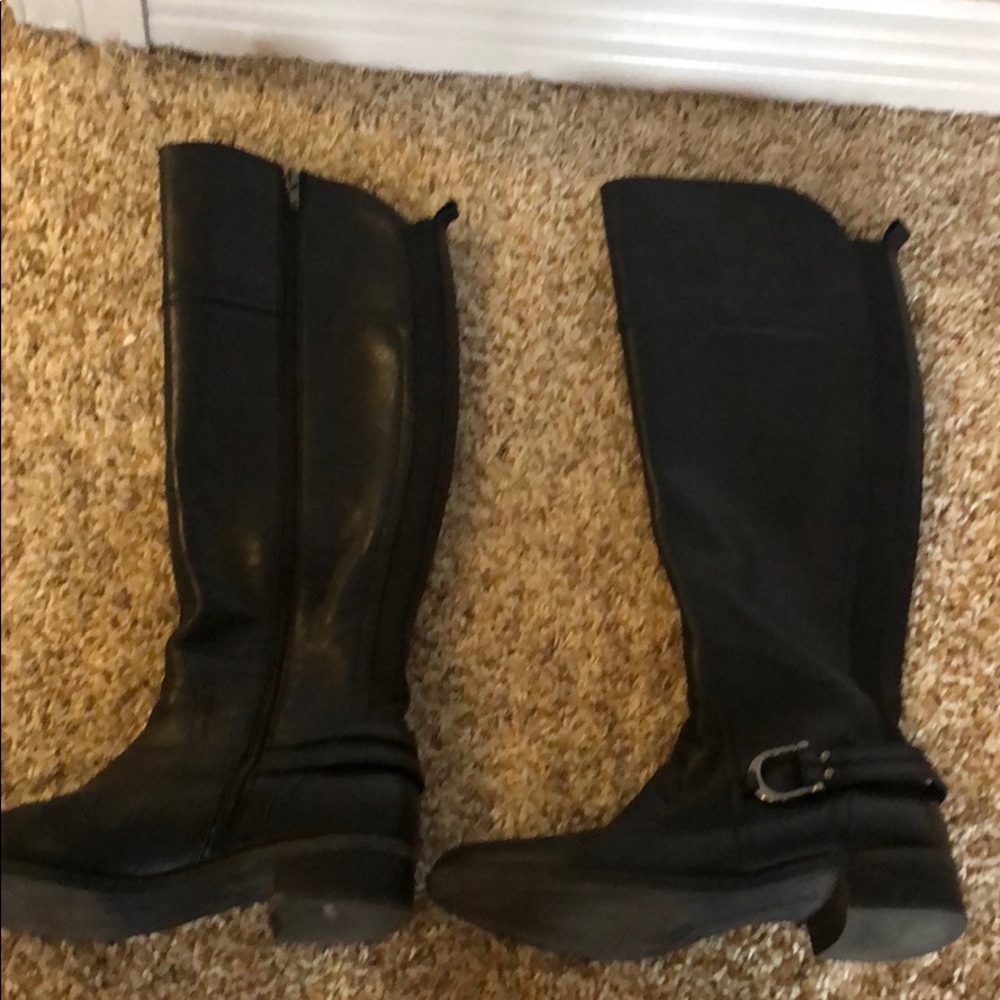 -Black leather tall boots